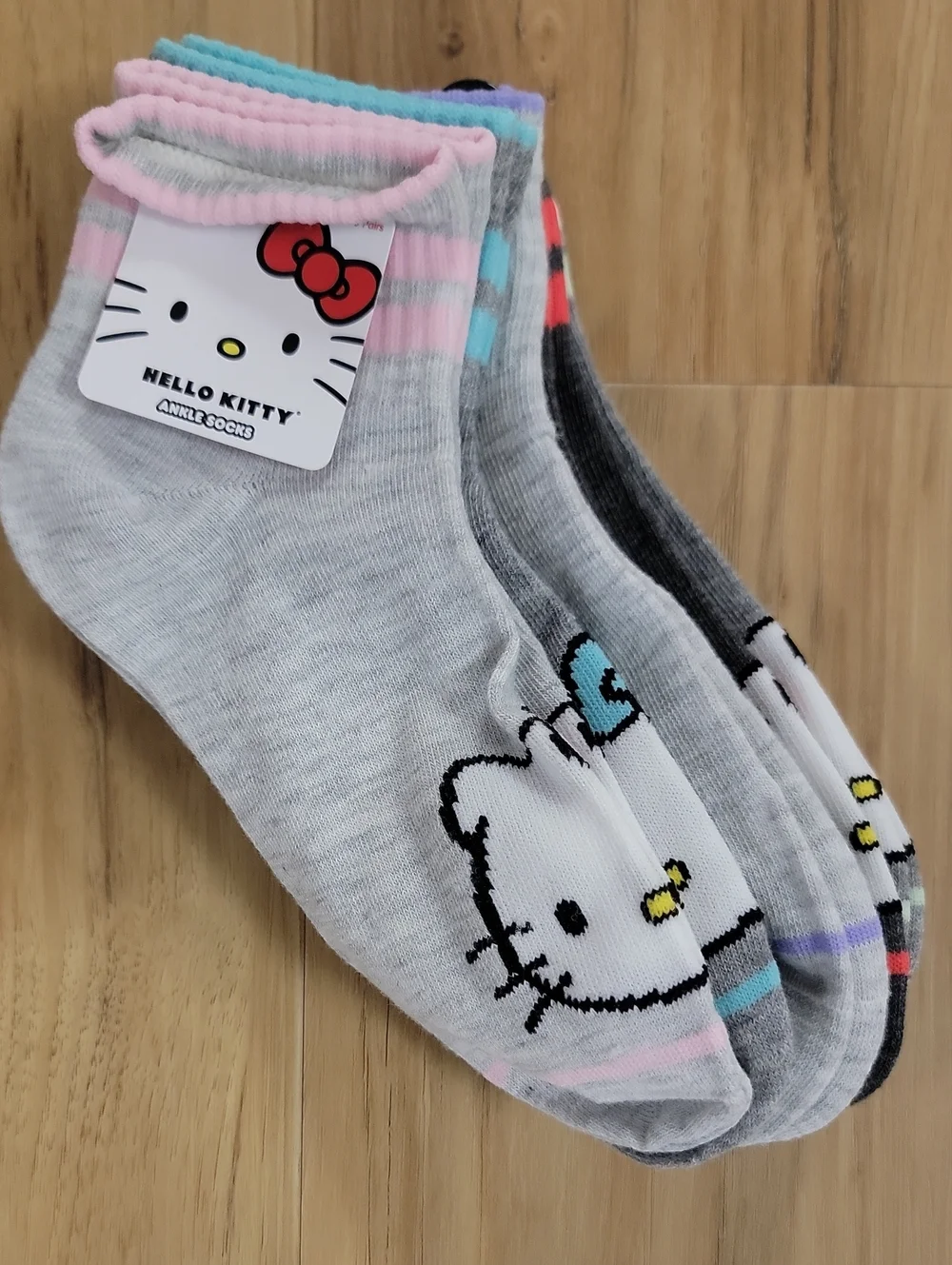 Hello Kitty Grey Ankle Socks with Pastel Pink & Blue Accents (5 Pairs)
